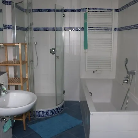 Gelbeshaus1 施瓦尔巴赫