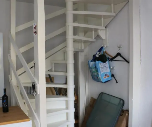 Gelbeshaus1 * Schwalbach am Taunus